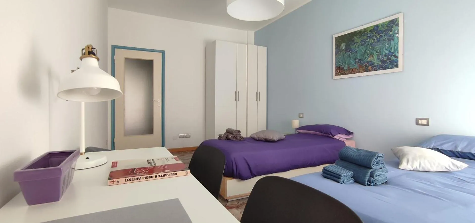 2 Minimal Rooms Milan Italy