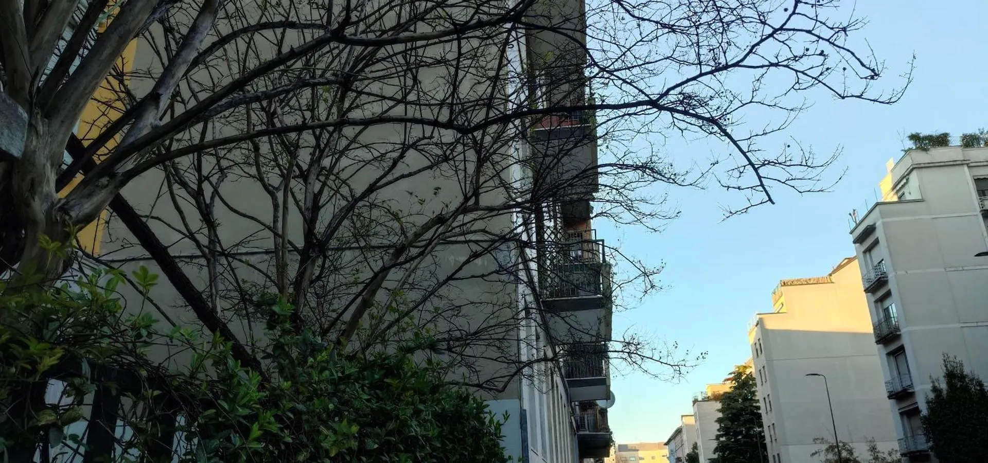 Homestay 2 Minimal Rooms Milan Italy