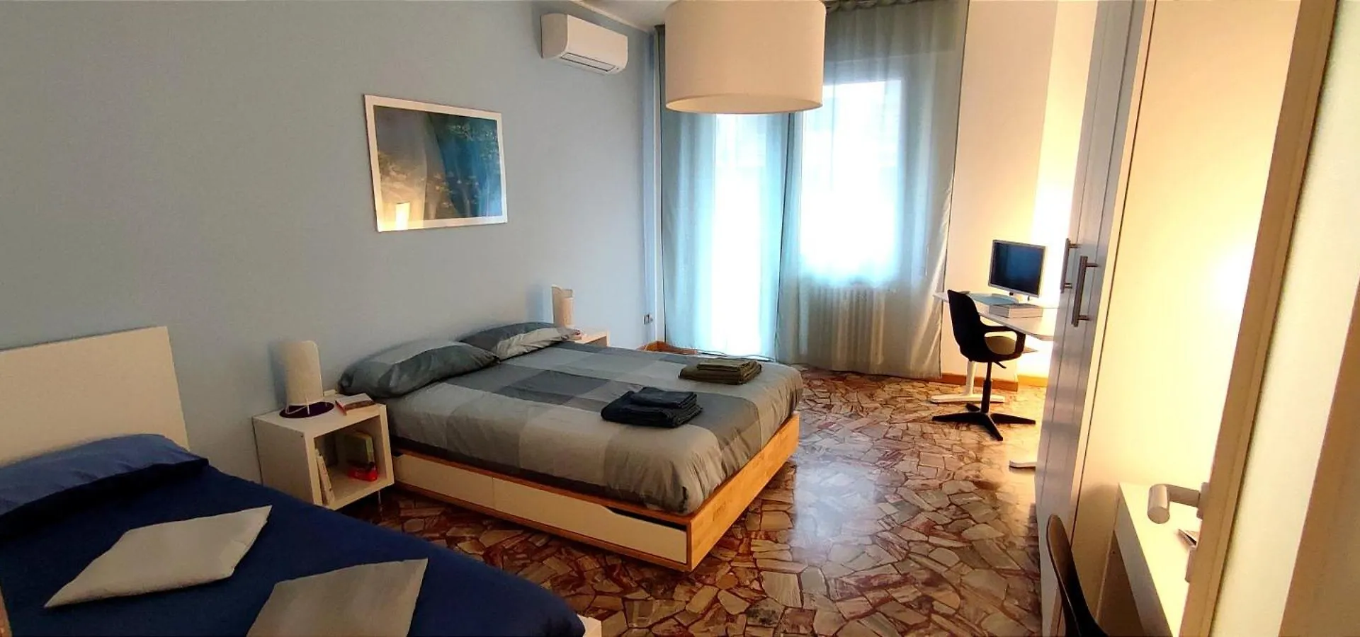 2 Minimal Rooms Milan Homestay