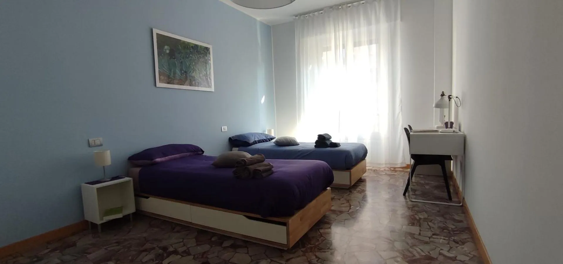 2 Minimal Rooms Milan Homestay